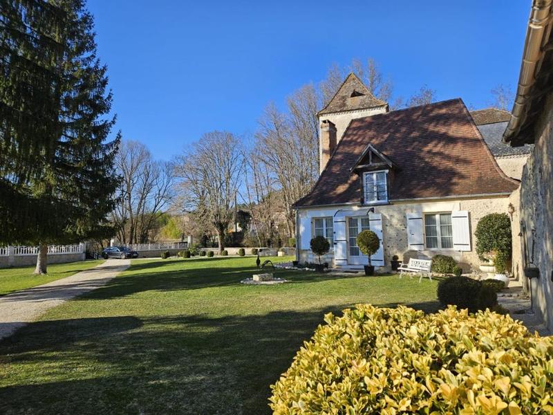 Château - 350 m² - 10 pièces