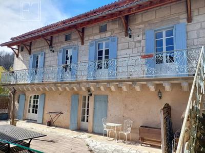 Maison - 163 m² - 5 pièces