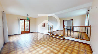 Maison - 181 m² - 8 pièces