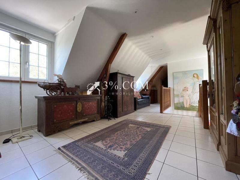 Propriété - 233 m² - 9 pièces