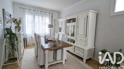 Maison - 93 m² - 4 pièces