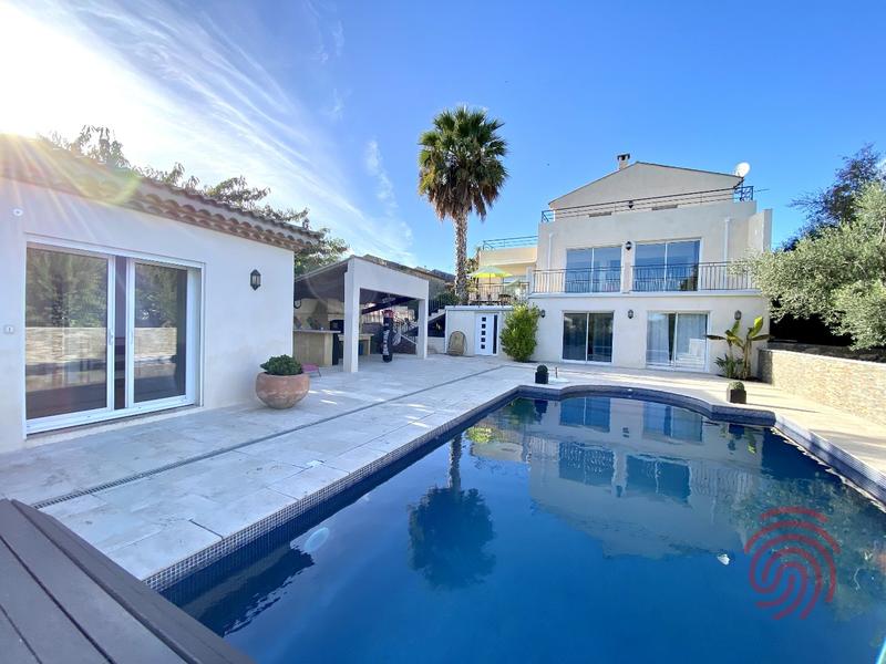 Maison d'architecte - 288 m² - 8 pièces