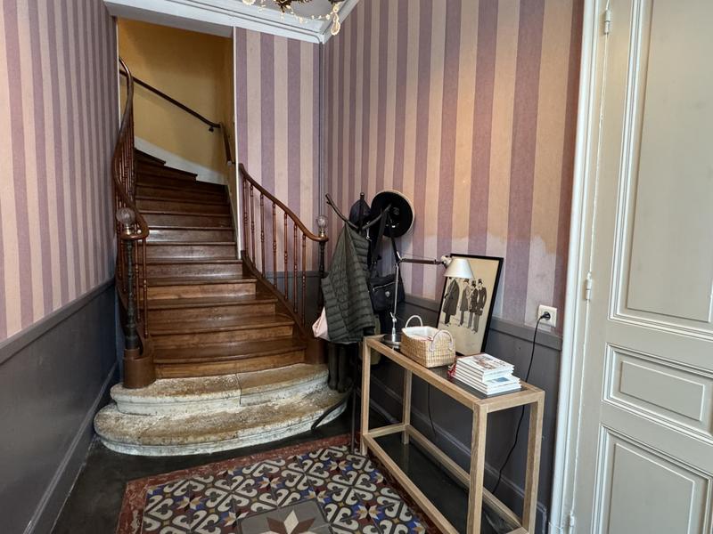 Maison - 225 m² - 7 pièces