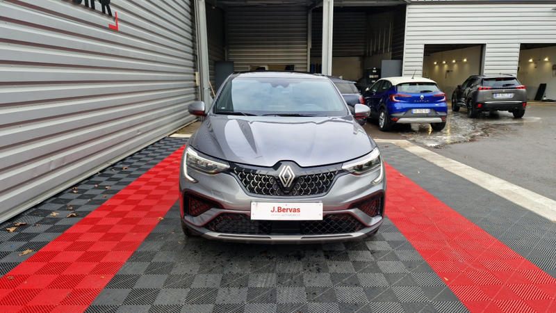 Renault Arkana E-Tech 145 - 23 Techno