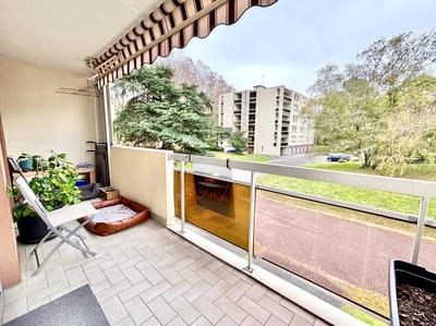 Appartement - 100 m² - 4 pièces