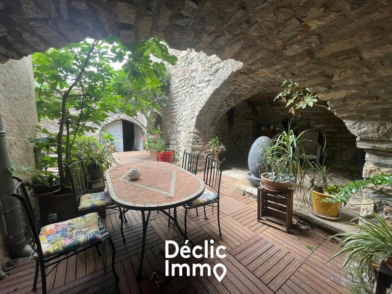 Maison - 232 m² - 7 pièces