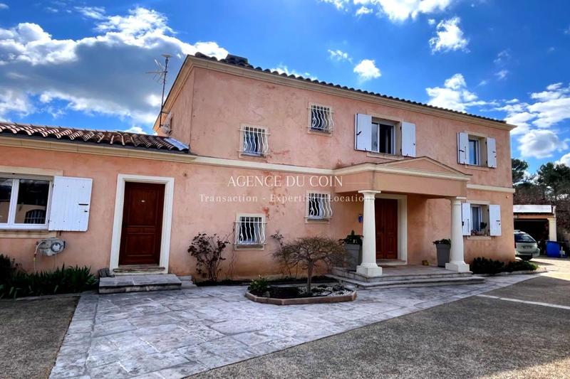 Villa - 240 m² - 6 pièces