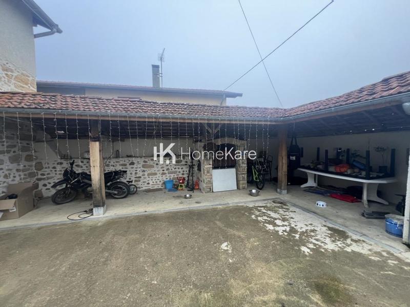 Propriété - 170 m² - 6 pièces