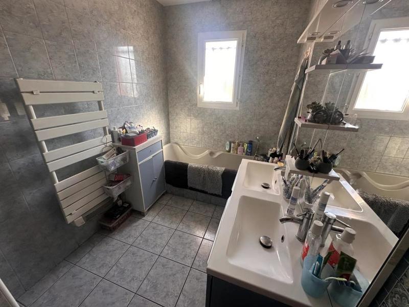 Villa - 100 m² - 6 pièces