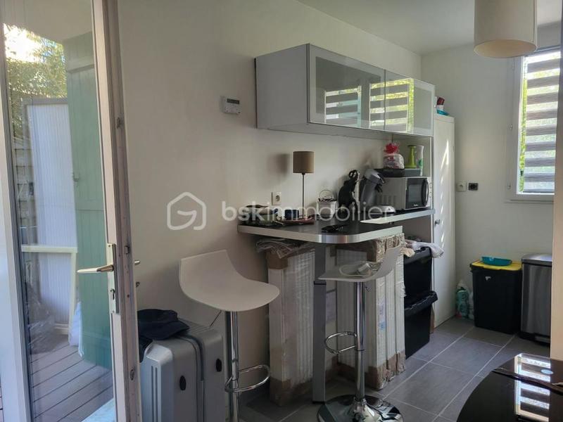 Studio - 25 m² - 1 pièce