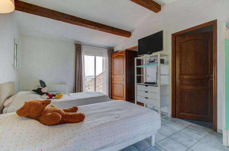 Propriété - 317 m² - 9 pièces