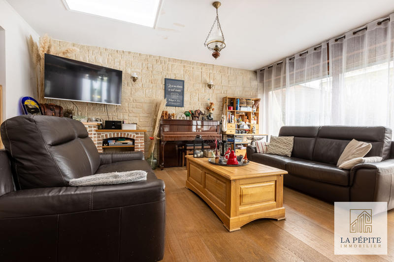 Maison - 162 m² - 8 pièces