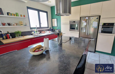 Maison contemporaine - 211 m² - 6 pièces