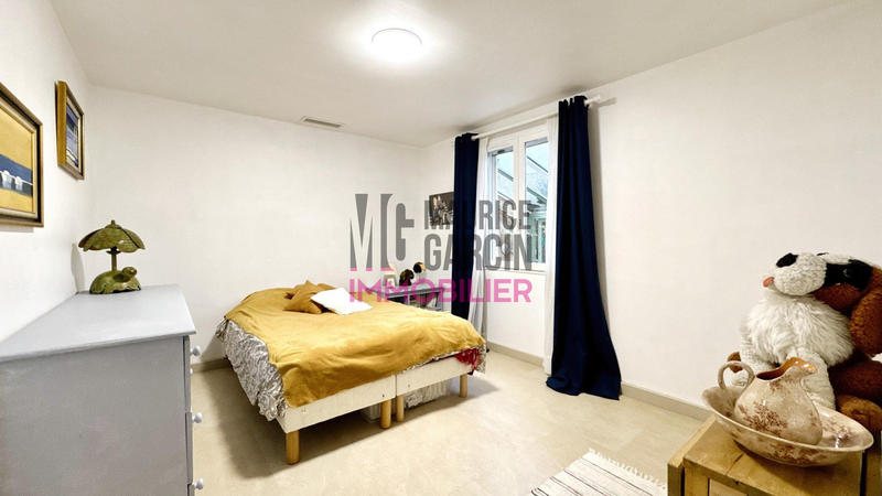 Maison - 224 m² - 9 pièces