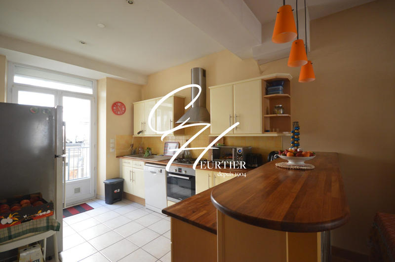 Appartement - 99 m² - 4 pièces