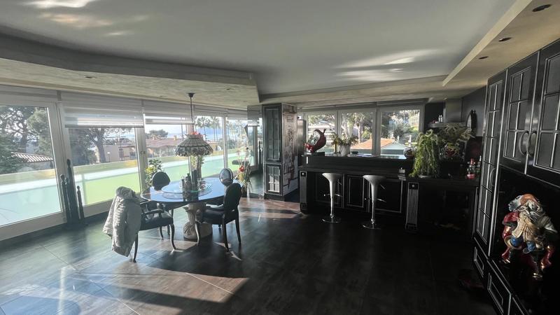 Appartement - 220 m² - 4 pièces