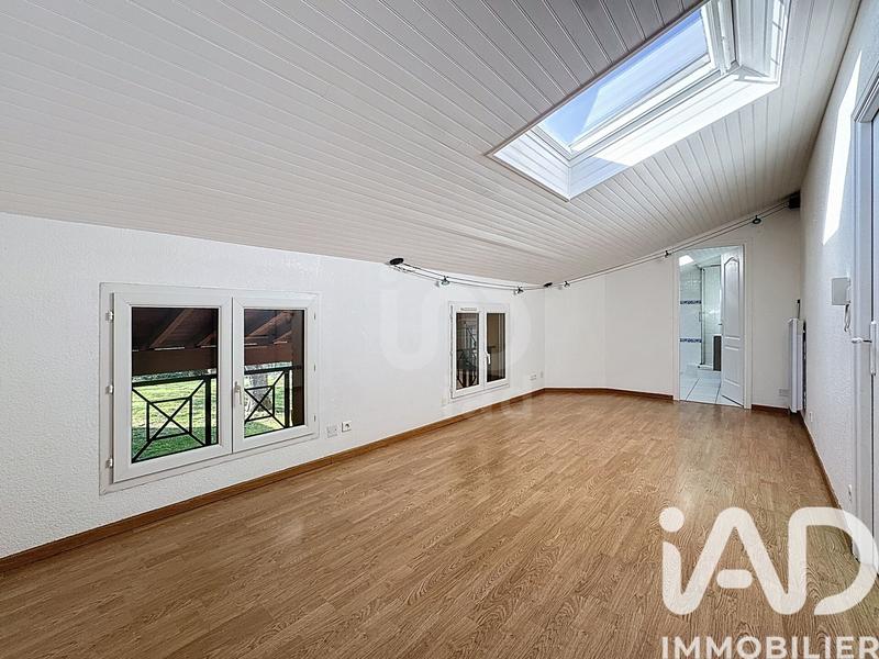 Maison - 207 m² - 7 pièces