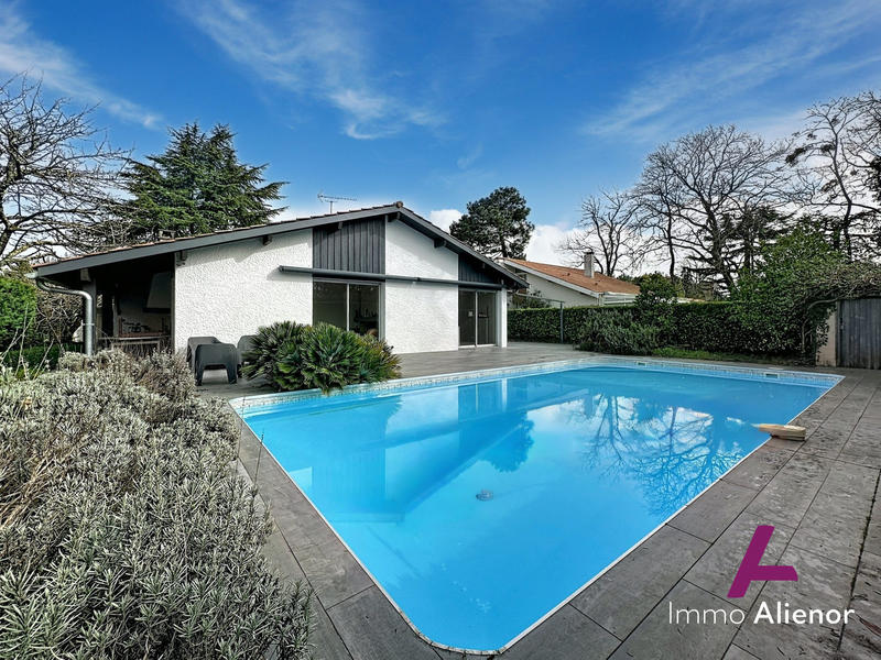 Maison - 150 m² - 6 pièces