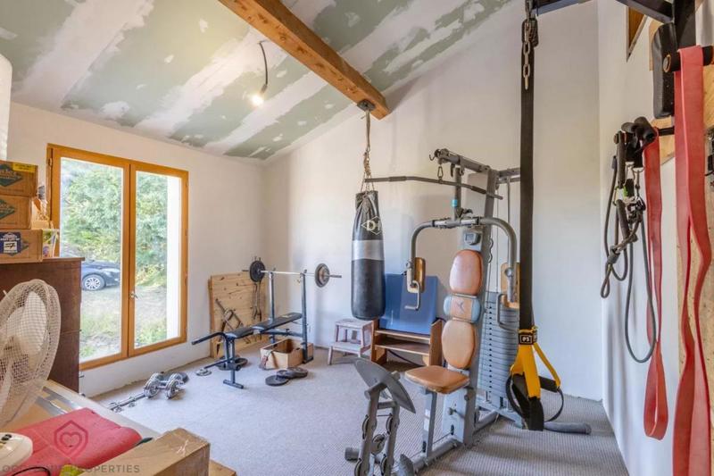 Maison - 258 m² - 9 pièces