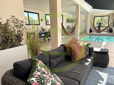 Villa - 167 m² - 6 pièces