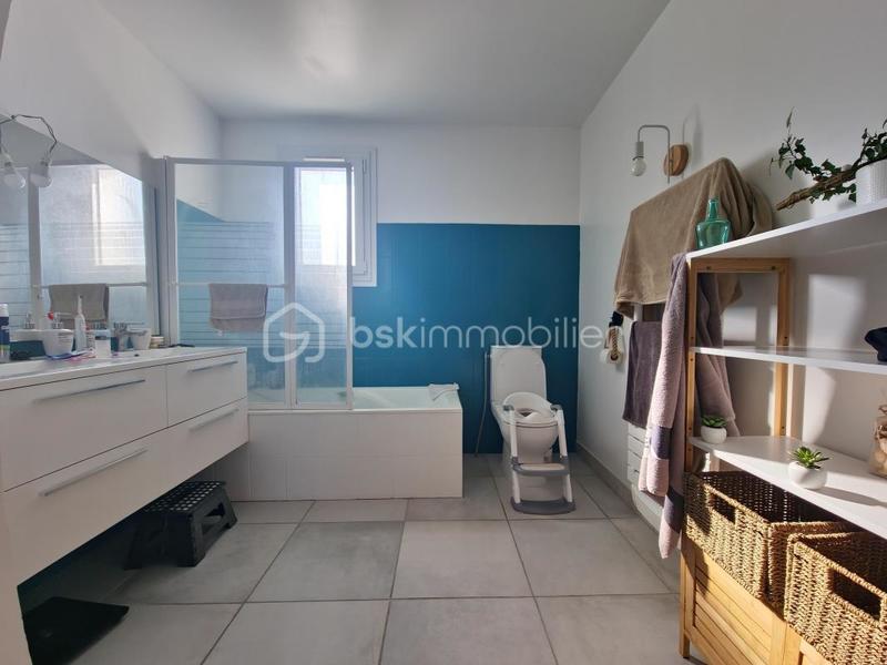 Maison traditionnelle - 164 m² - 6 pièces