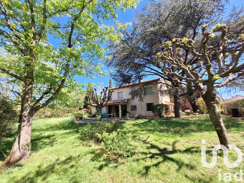 Maison - 220 m² - 8 pièces