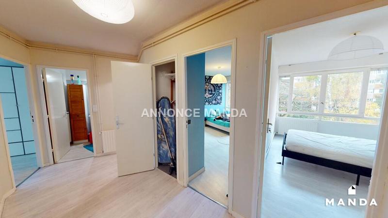 Chambre - 10 m² - 4 pièces