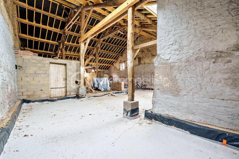 Grange - 250 m² - 1 pièce