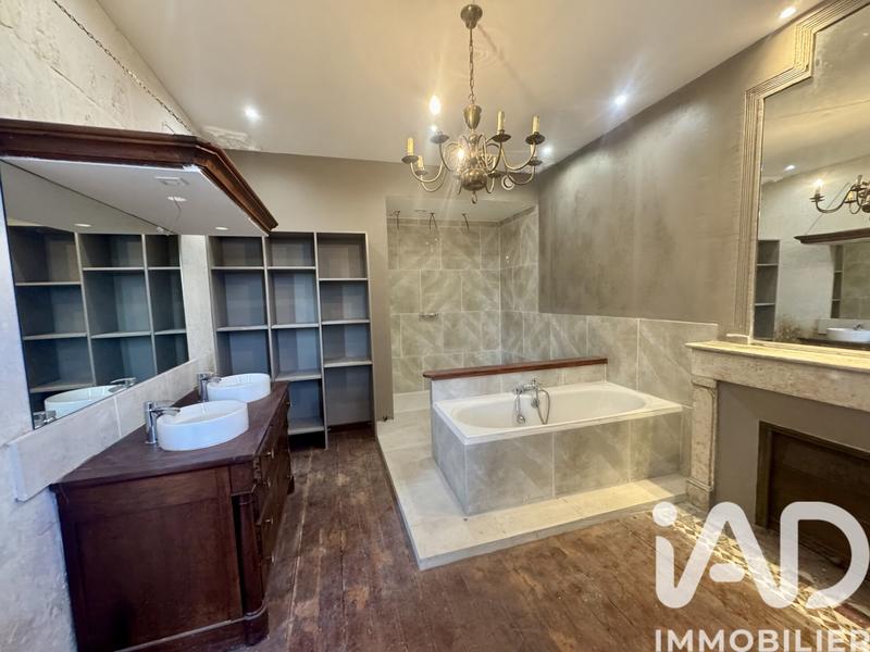 Maison - 300 m² - 10 pièces