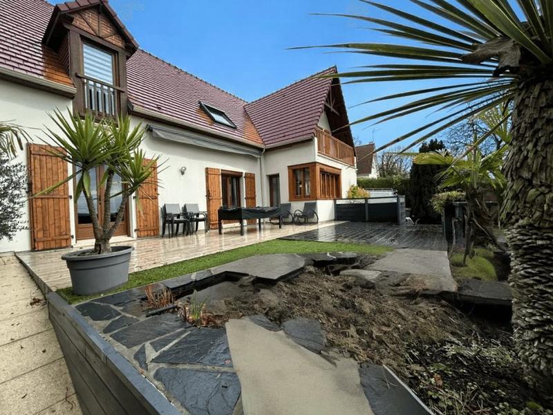 Maison - 180 m² - 7 pièces