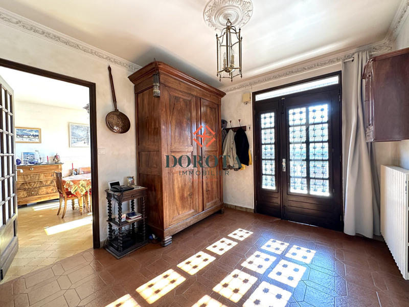 Maison - 263 m² - 15 pièces