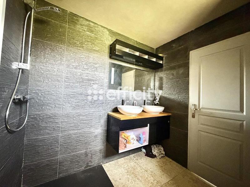 Villa - 190 m² - 6 pièces