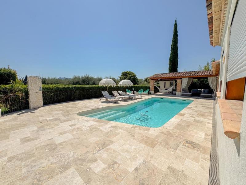 Maison - 180 m² - 6 pièces