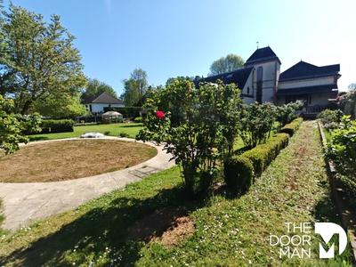 Propriété - 312 m² - 12 pièces