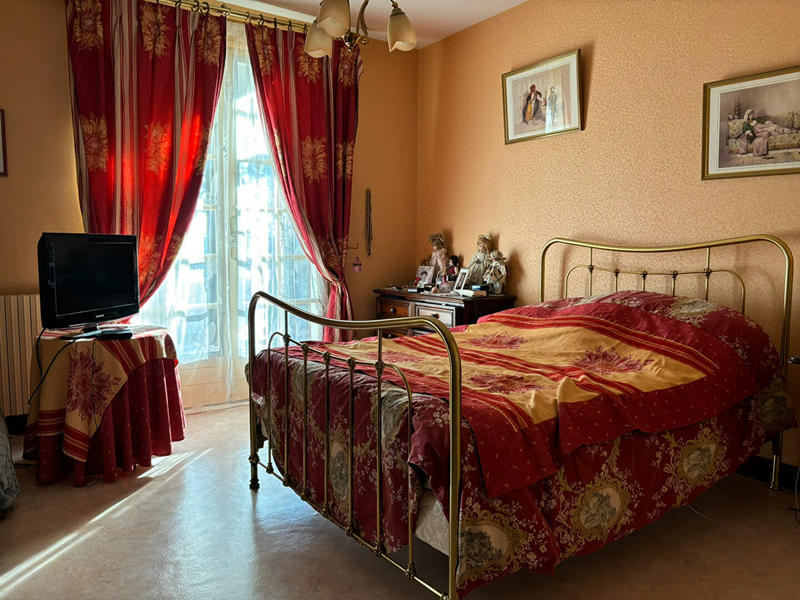 Maison - 275 m² - 10 pièces