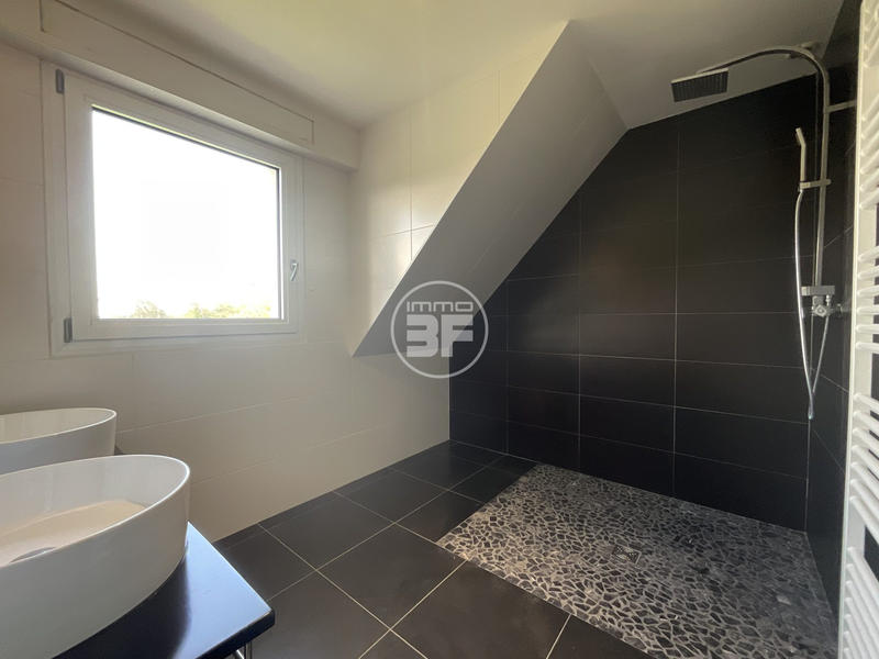 Villa - 486 m² - 11 pièces