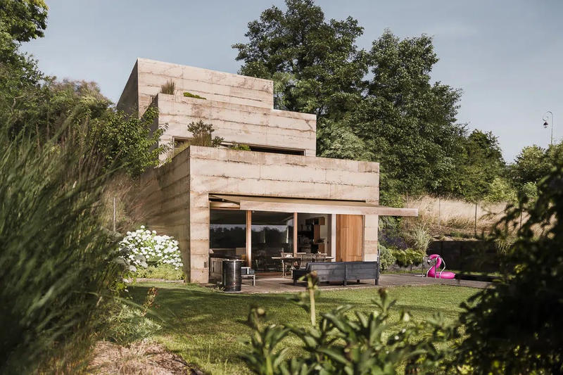 Demeure - 170 m² - 6 pièces