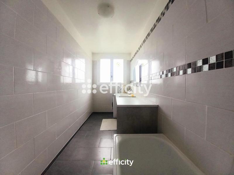 Appartement - 105 m² - 6 pièces