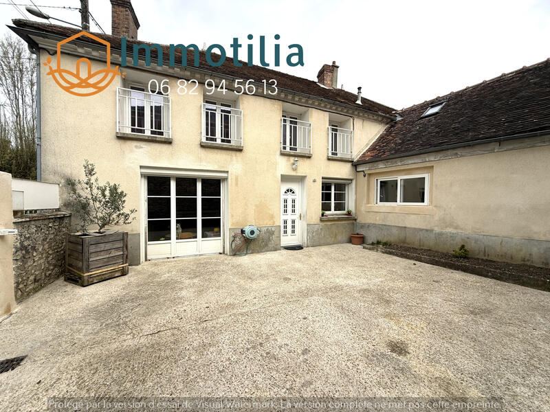 Maison - 196 m² - 8 pièces