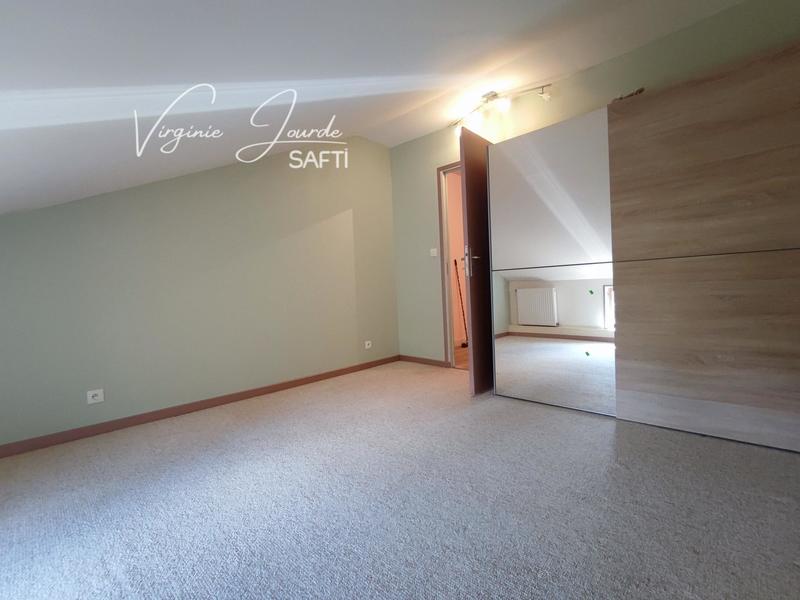 Maison - 216 m² - 9 pièces