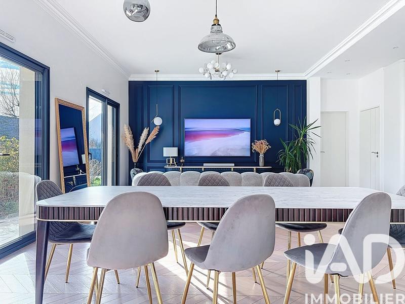 Maison - 320 m² - 9 pièces