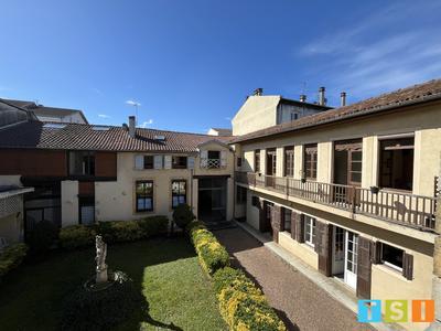 Immeuble mixte - 597 m²