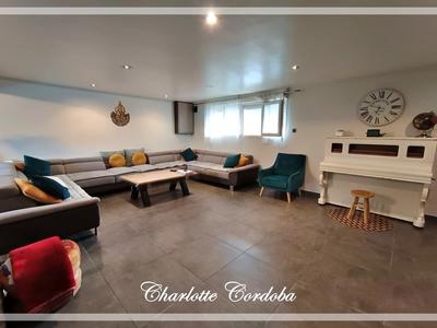 Maison - 140 m² - 5 pièces