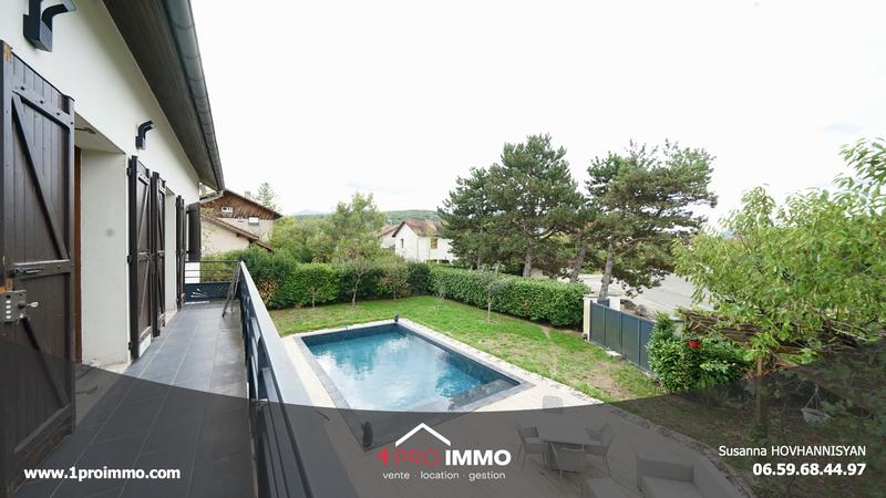 Maison - 220 m² - 9 pièces