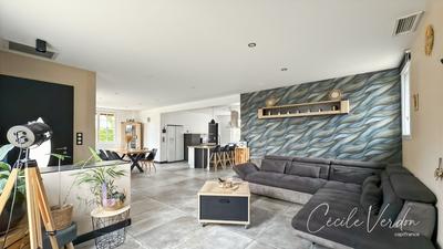 Maison - 160 m² - 8 pièces