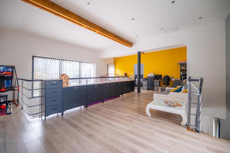 Maison - 206 m² - 7 pièces