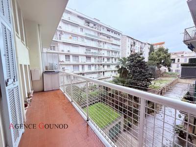 Appartement - 91 m² - 3 pièces