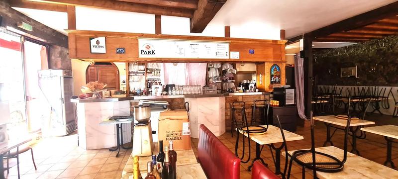 Local commercial - 207 m² - 3 pièces