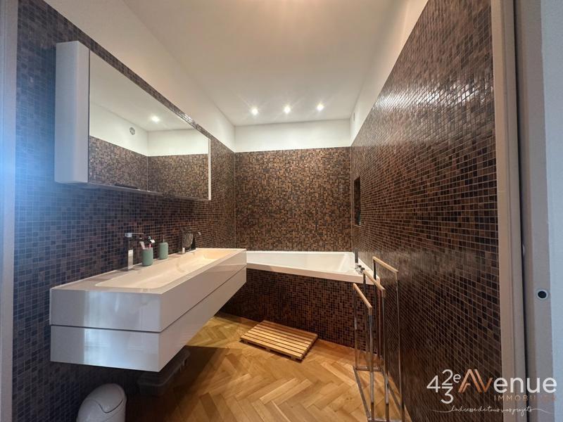 Appartement - 107 m² - 4 pièces