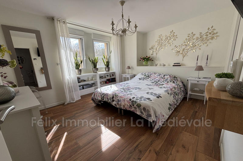 Demeure - 218 m² - 5 pièces